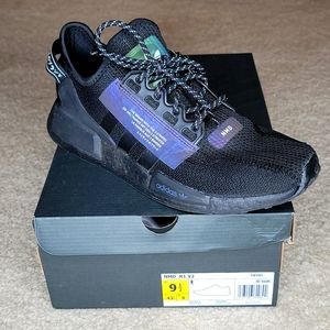 Adidas NMD R1 V2 triple black